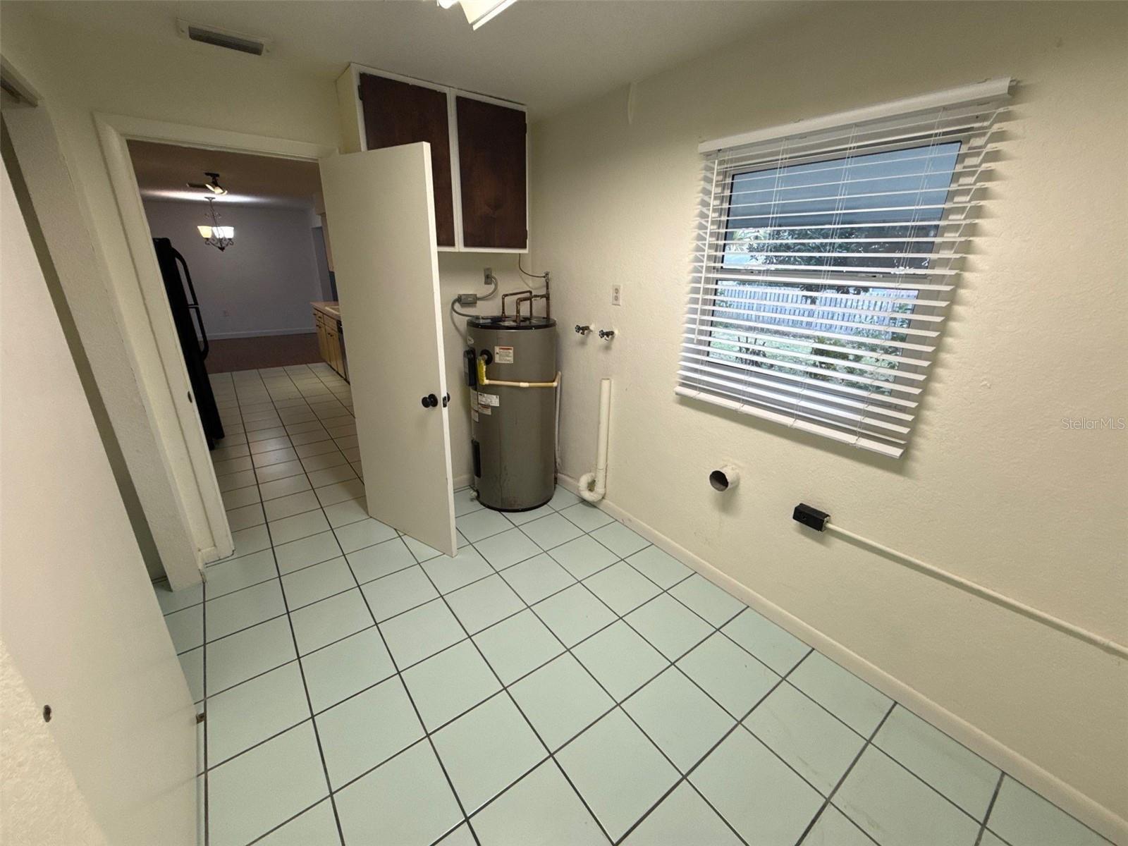 BEVERLY HILLS UNIT 06 - Residential