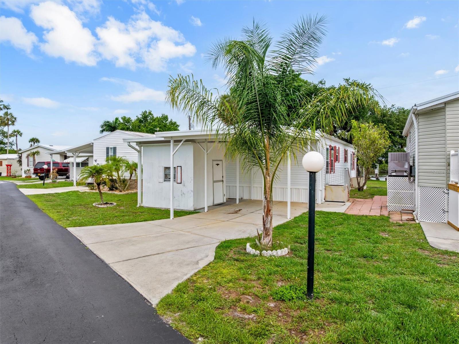 LAZY LAGOON MOB HME PARK COOP - Residential