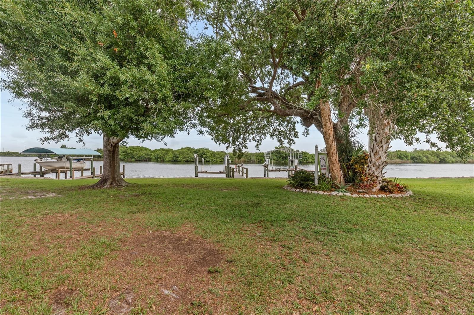 LAZY LAGOON MOB HME PARK COOP - Residential