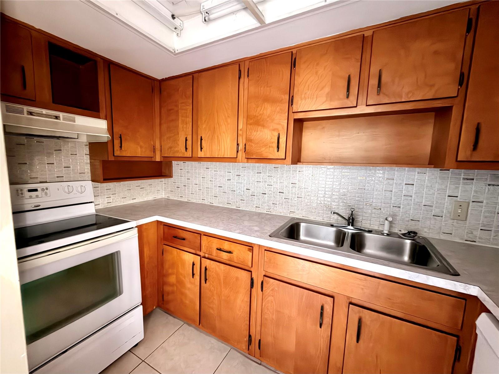 IMPERIAL EMBASSY CONDO UNREC - Residential