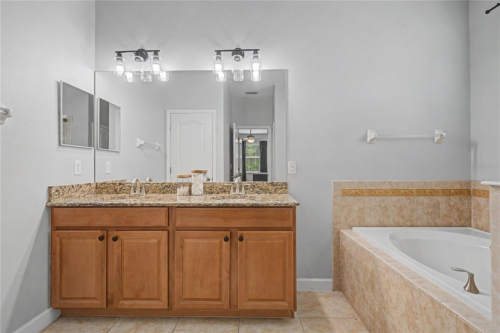 HERITAGE ISLES - Residential
