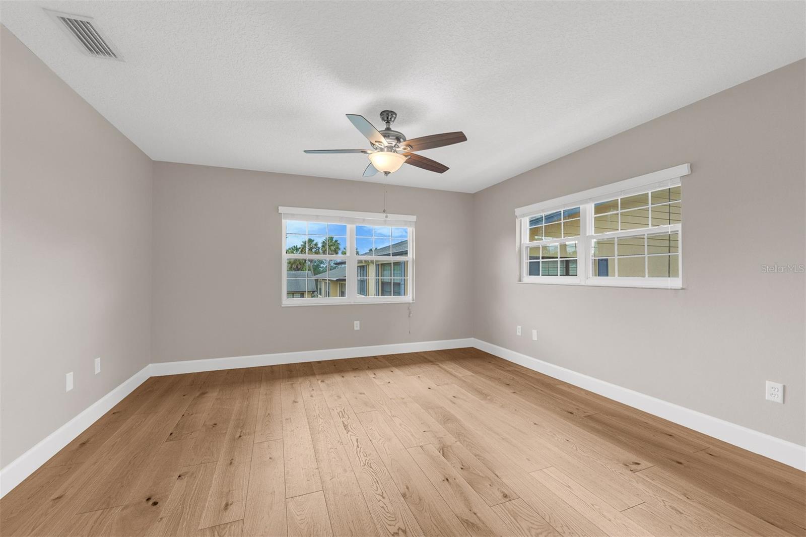 MOUNT DORA LAKEWOOD CONDO - Residential