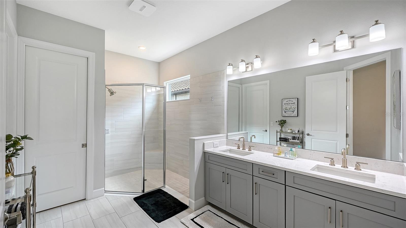 AZARIO ESPLANADE PH III SUBPH D - Residential
