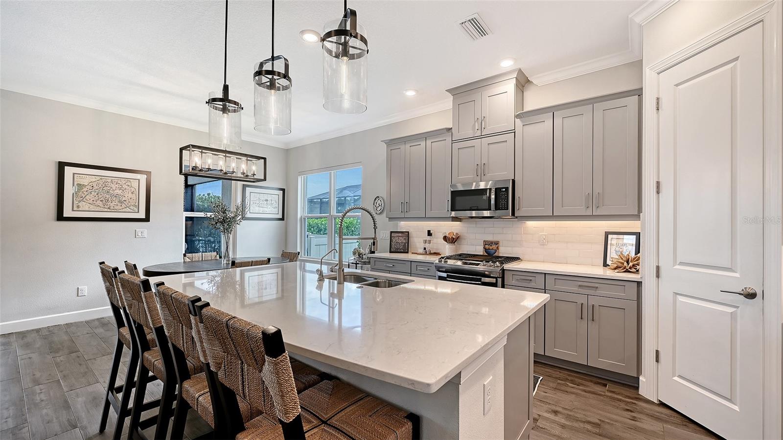 AZARIO ESPLANADE PH III SUBPH D - Residential