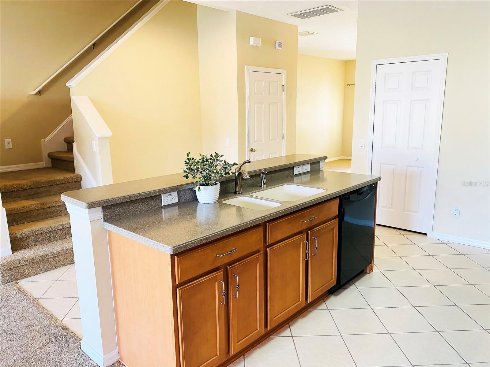 BALLANTRAE VILLAGE 01 - Residential