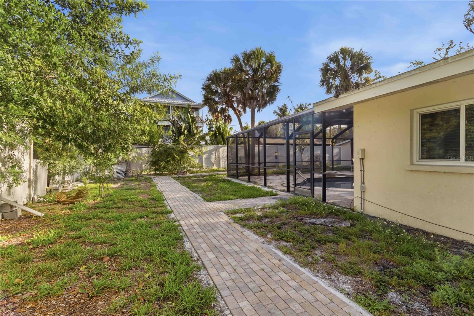 SARASOTA BEACH - Residential