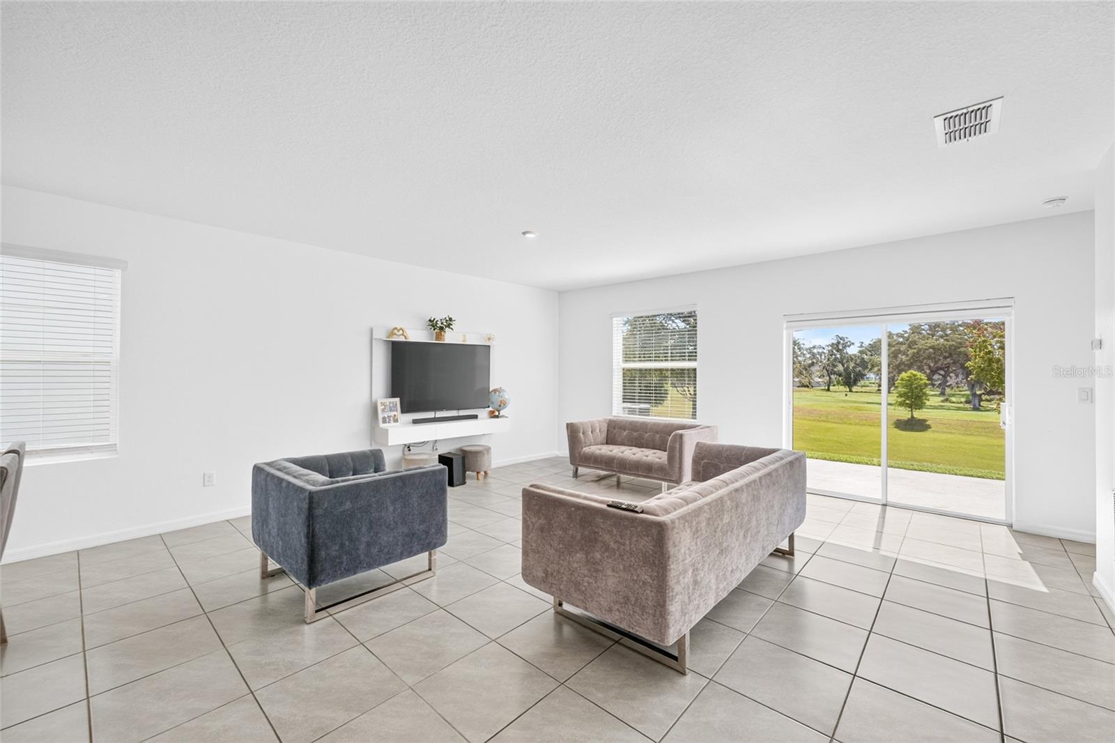 LINKS/CALUSA SPGS - Residential