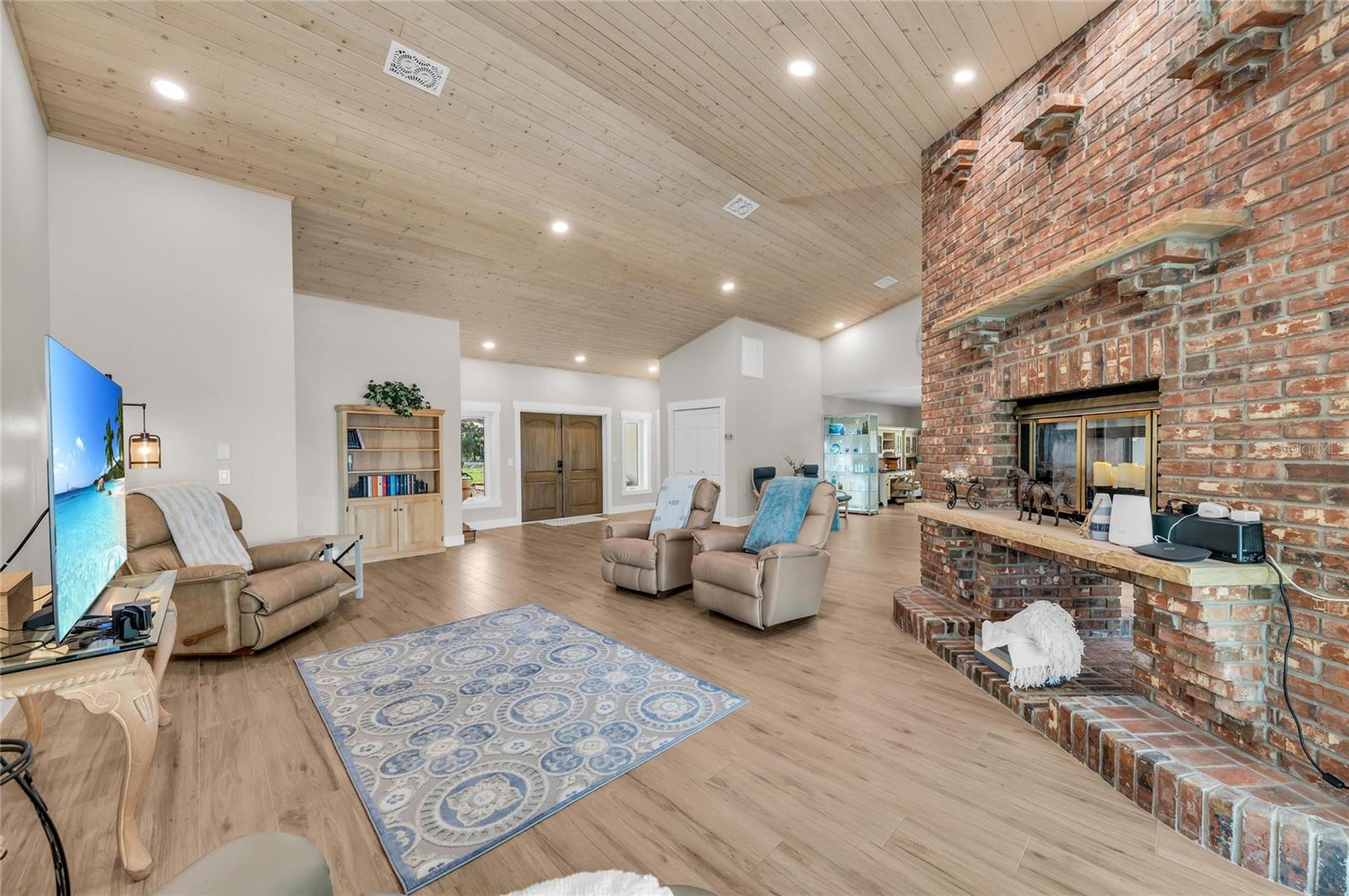 ENGLEWOOD FARM ACRES - Residential