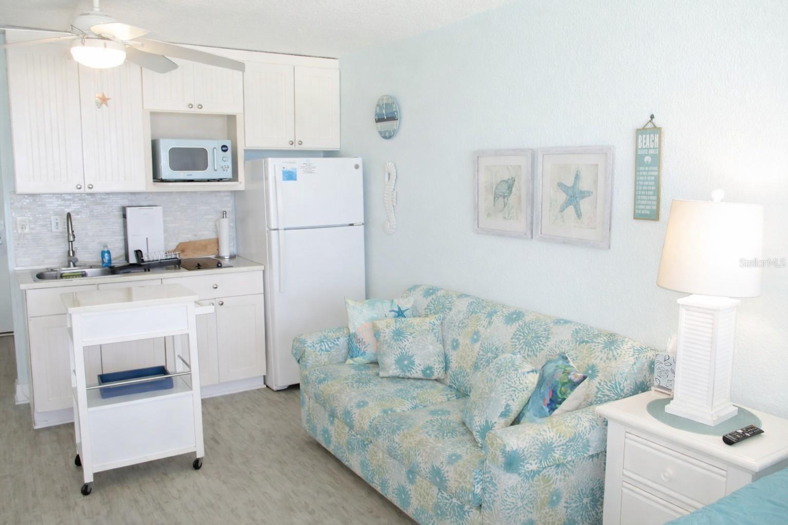 ISLAND INN CONDO - Residential