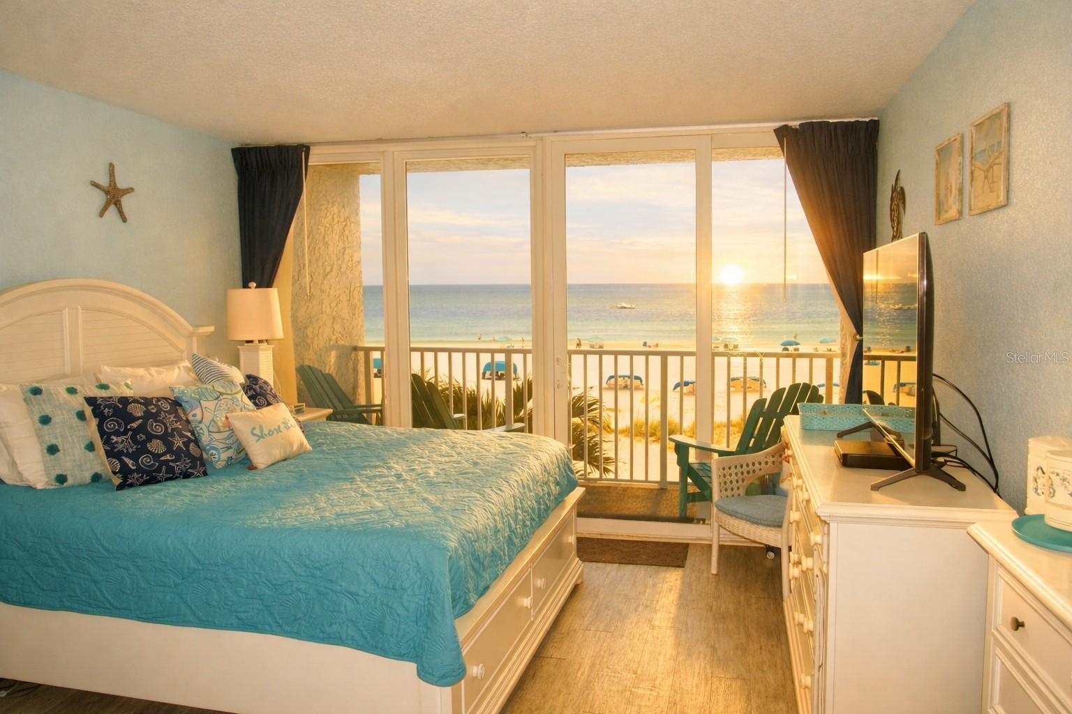 ISLAND INN CONDO - Residential
