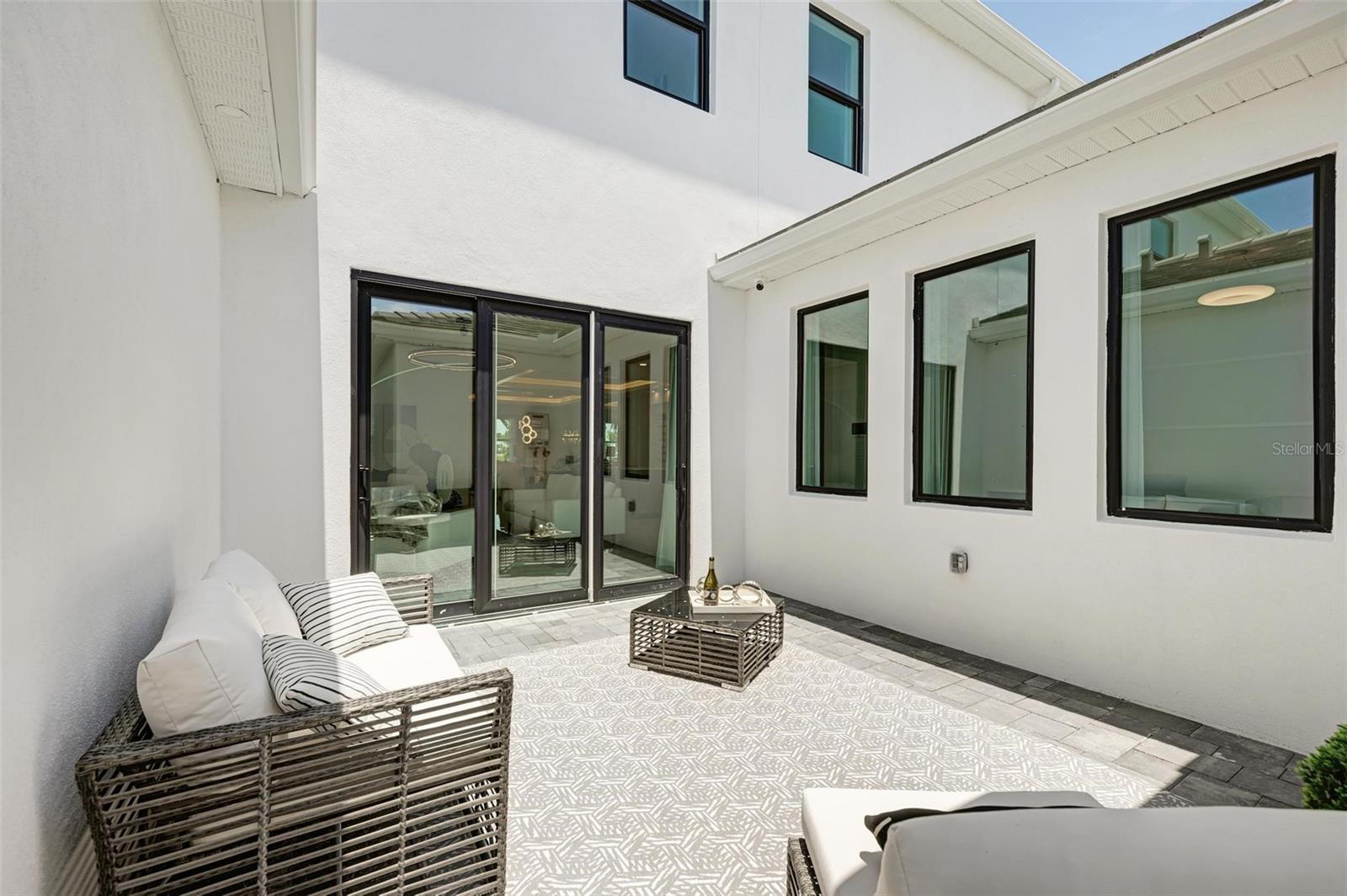 AQUA LAGOON TWNHMS - Residential