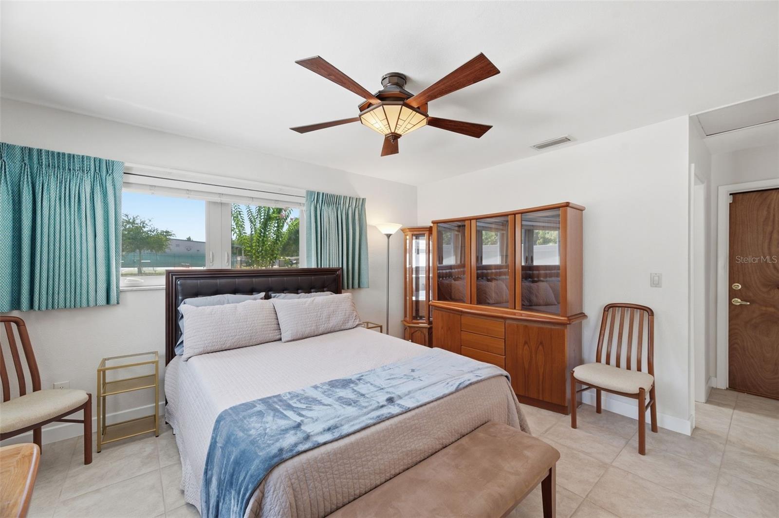 KENNETH CITY UNIT 10 1ST ADD - Residential