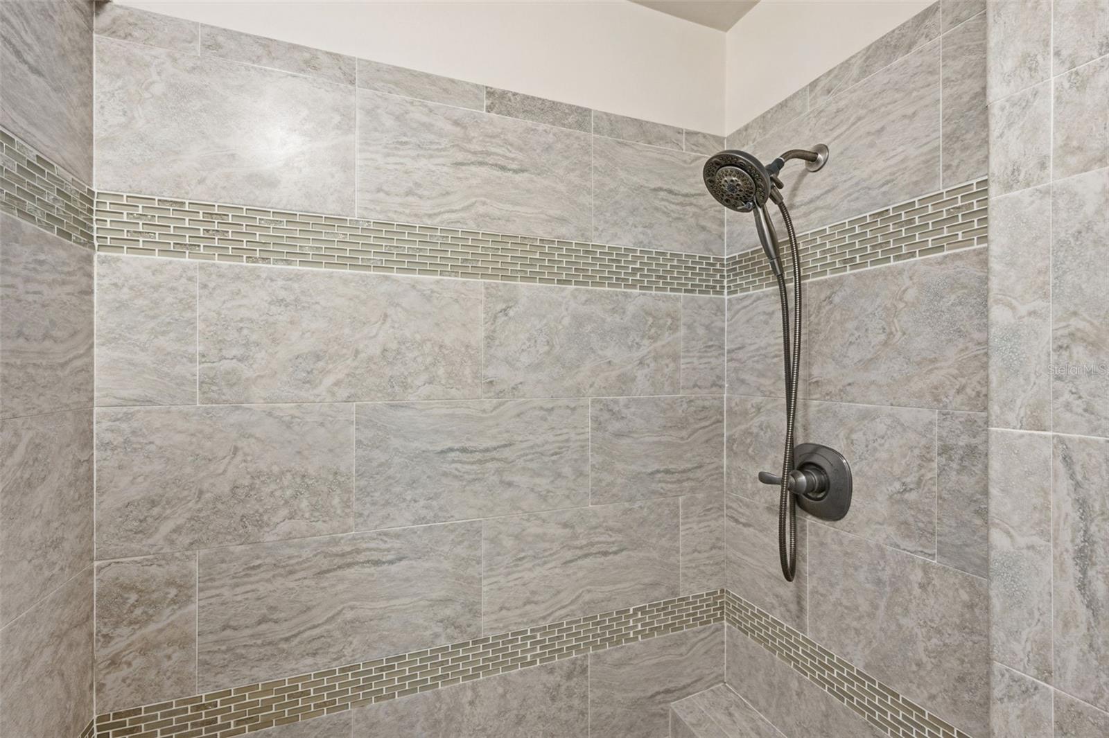 KENNETH CITY UNIT 10 1ST ADD - Residential