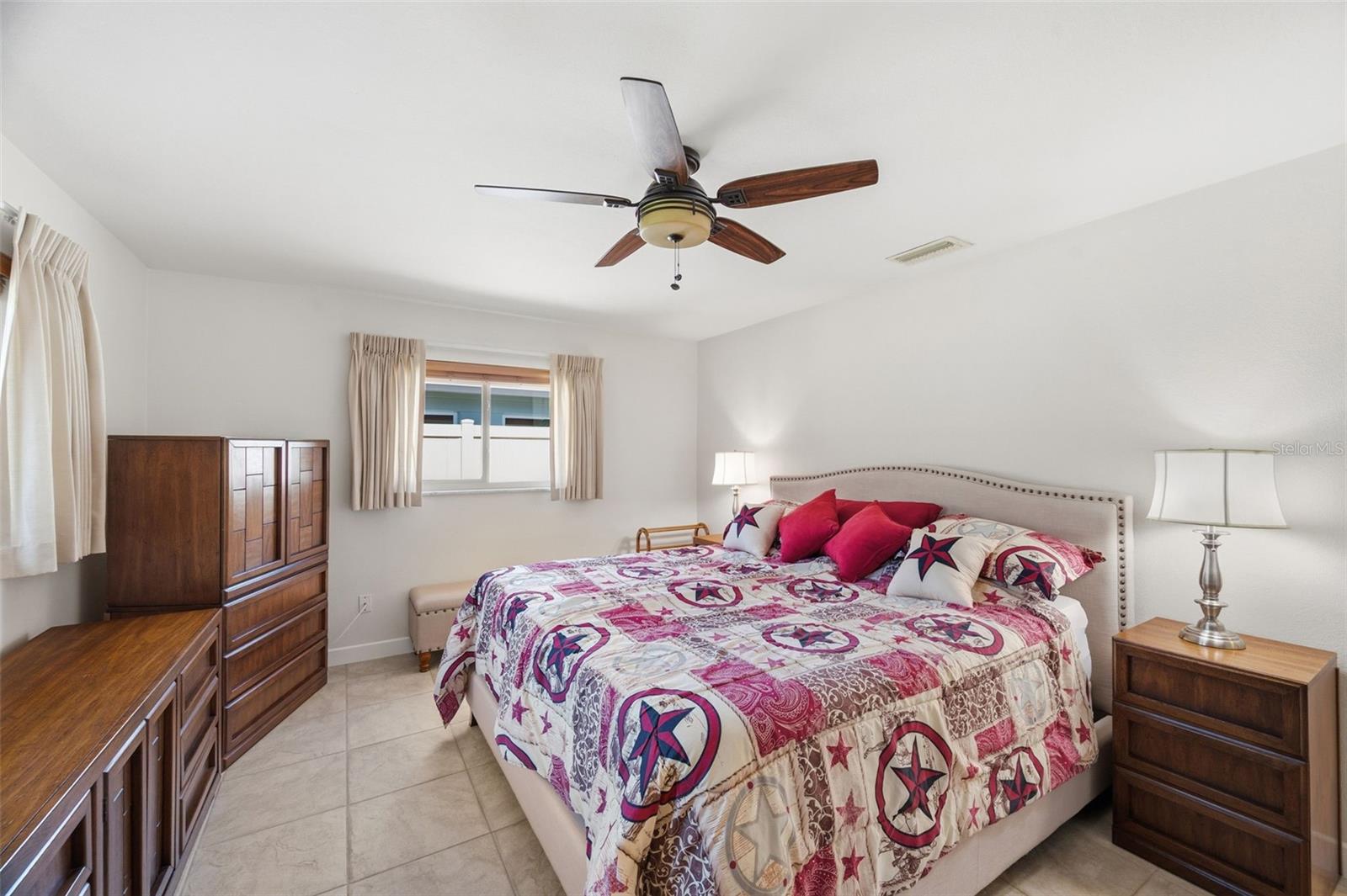KENNETH CITY UNIT 10 1ST ADD - Residential