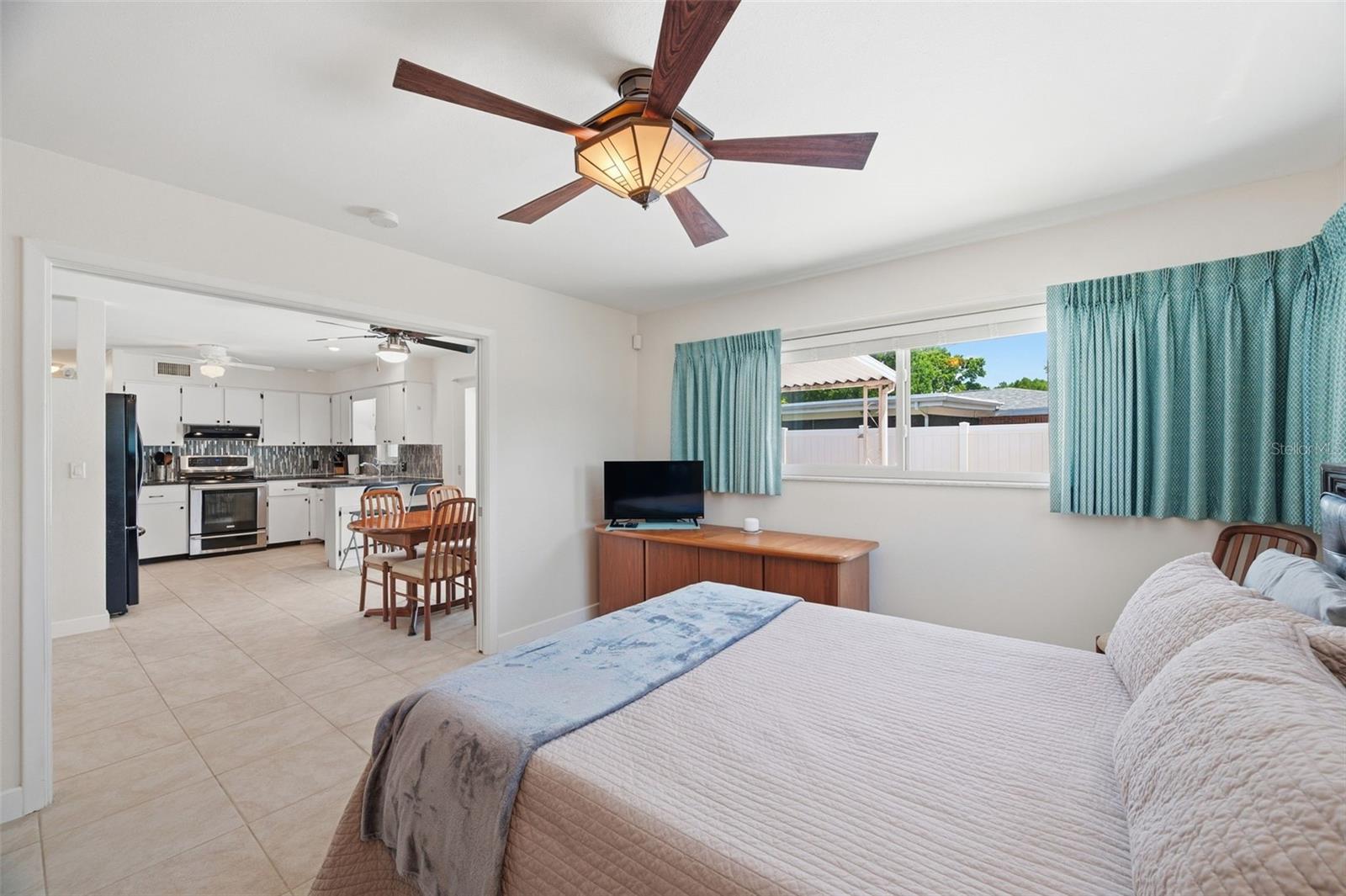 KENNETH CITY UNIT 10 1ST ADD - Residential