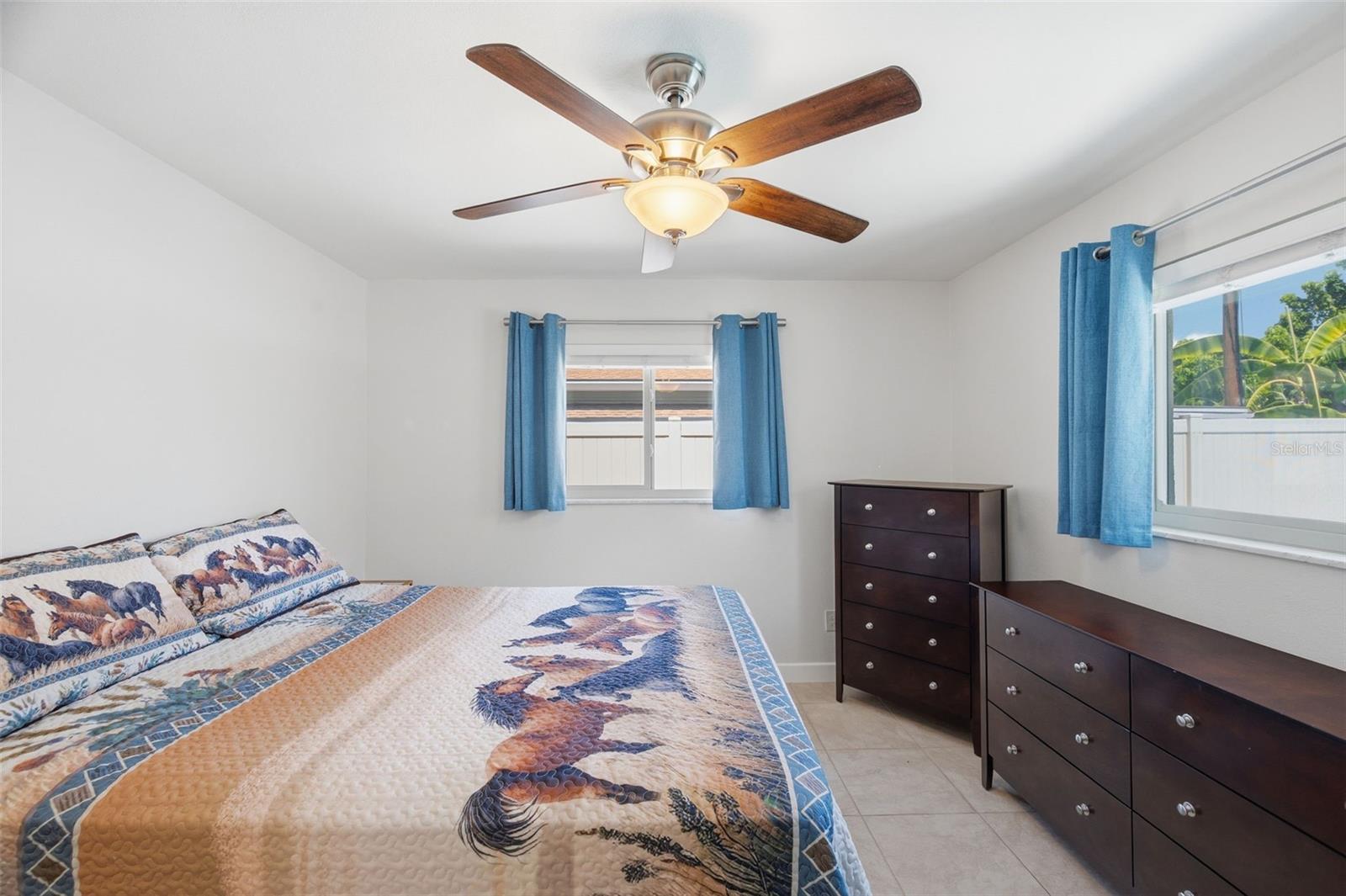 KENNETH CITY UNIT 10 1ST ADD - Residential