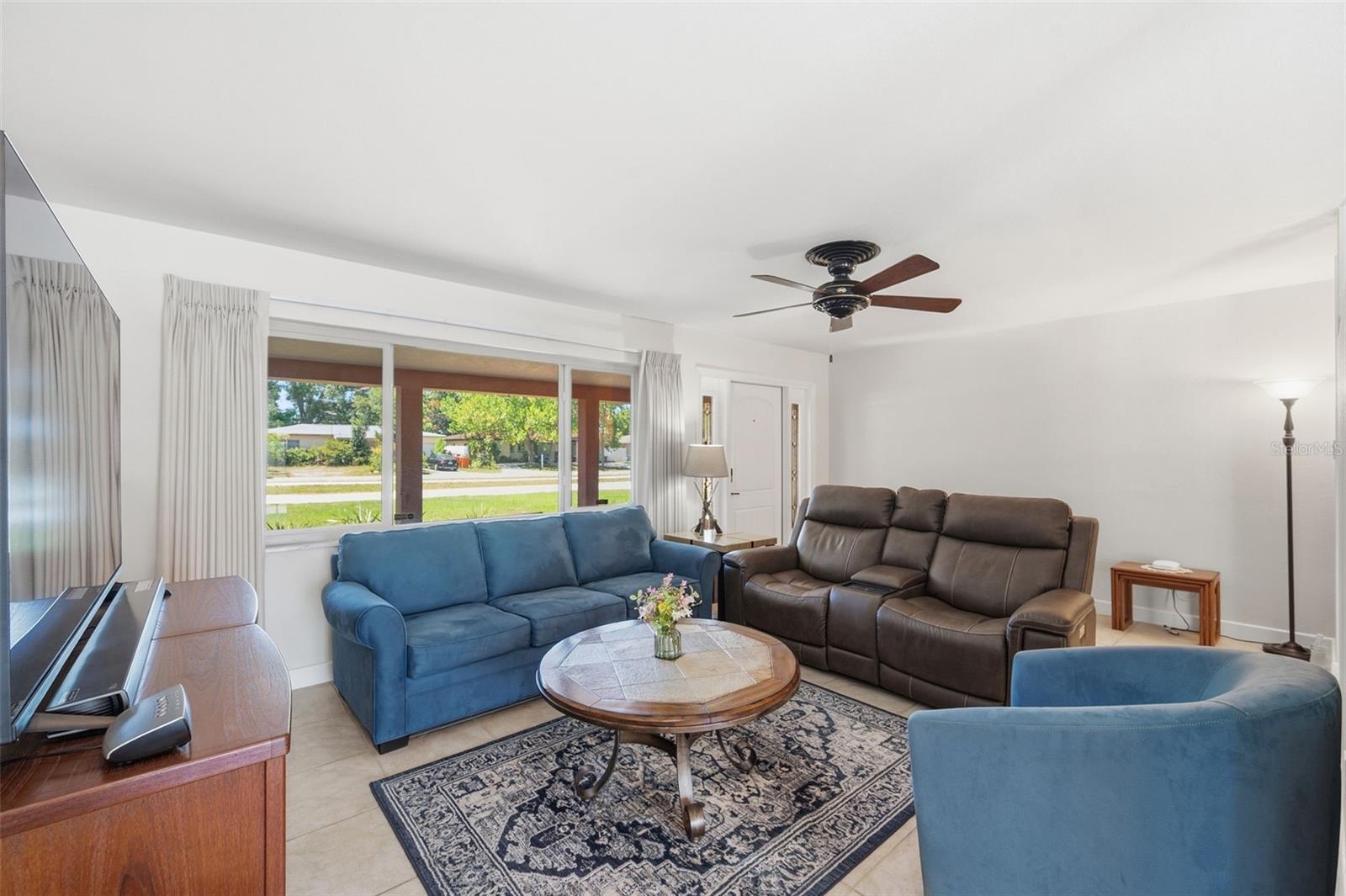 KENNETH CITY UNIT 10 1ST ADD - Residential