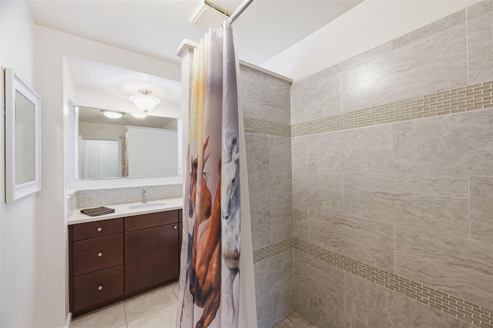 KENNETH CITY UNIT 10 1ST ADD - Residential