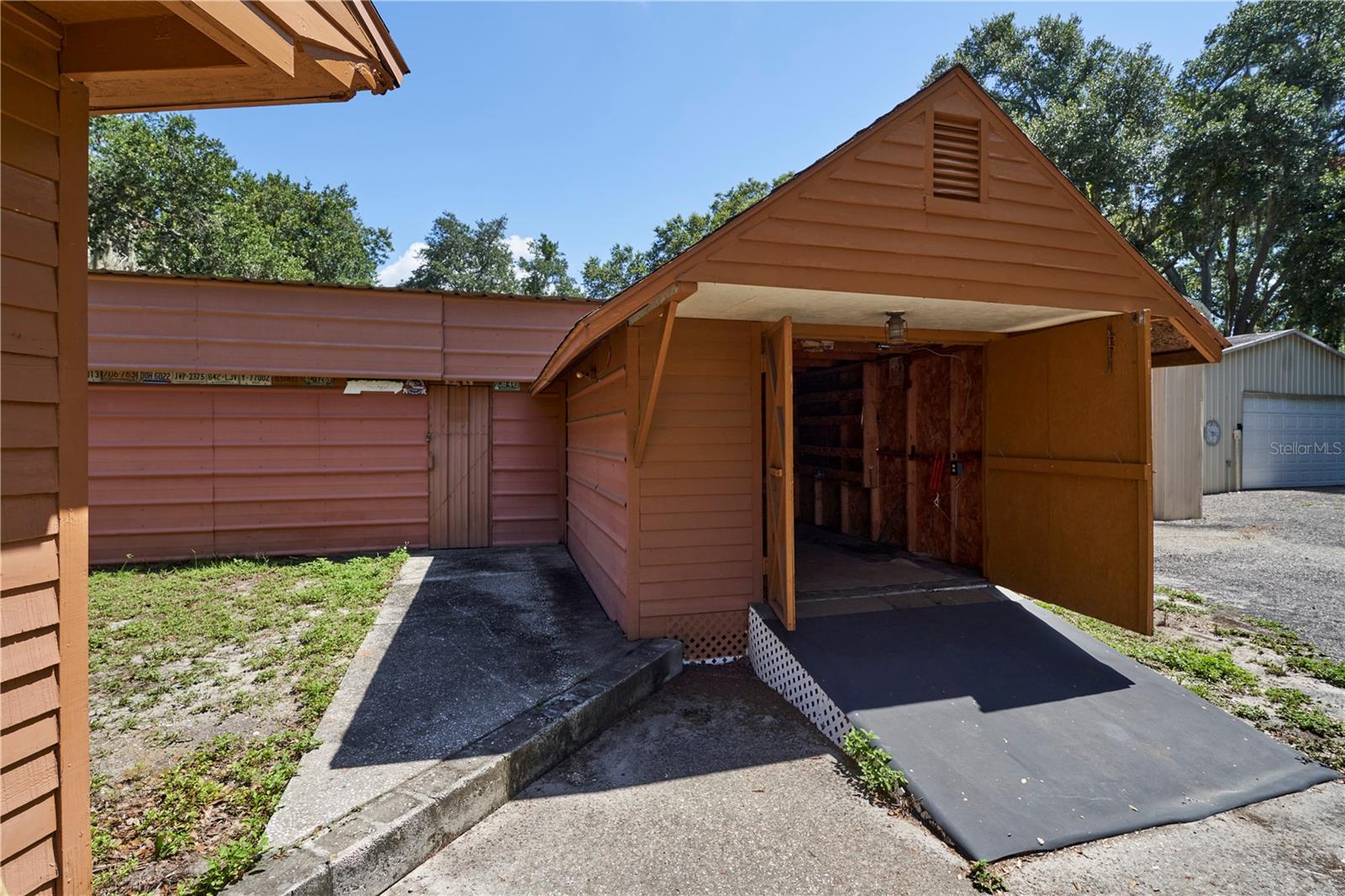 NE1/4 SE1/4 - Residential