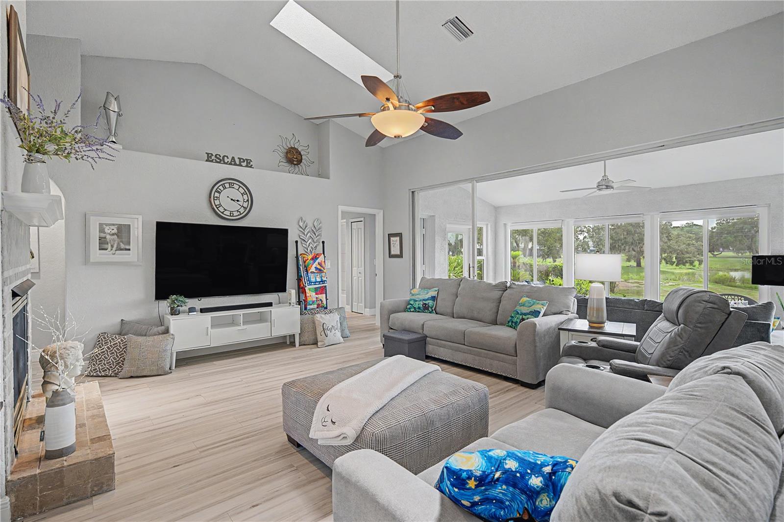 SILVER OAKS - Residential