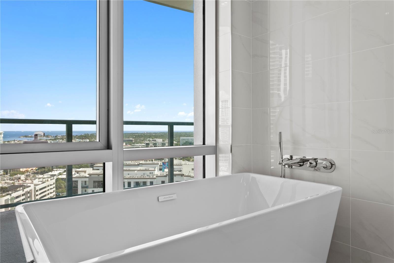 CONDO RESIDENCES AT 400 CENTRAL - Residential