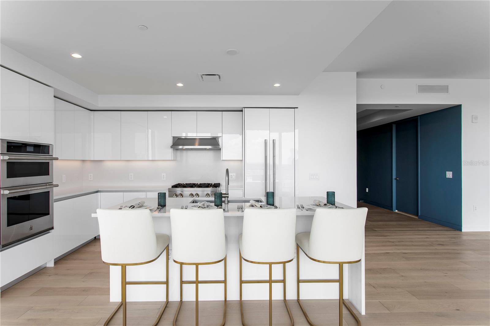 CONDO RESIDENCES AT 400 CENTRAL - Residential