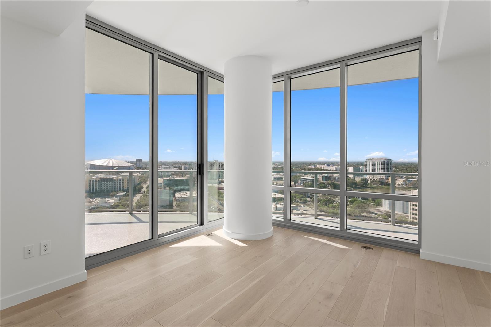 CONDO RESIDENCES AT 400 CENTRAL - Residential