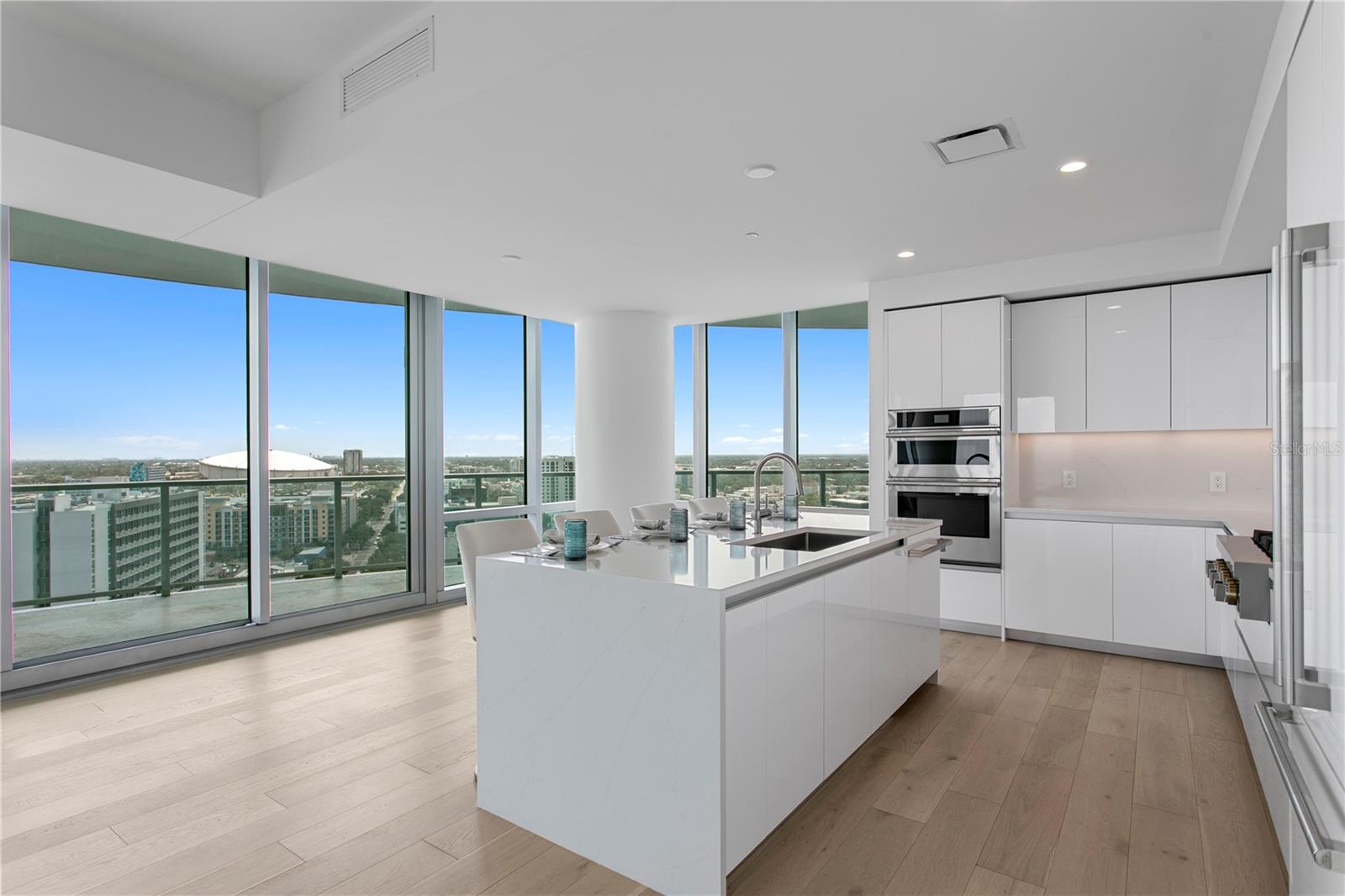 CONDO RESIDENCES AT 400 CENTRAL - Residential