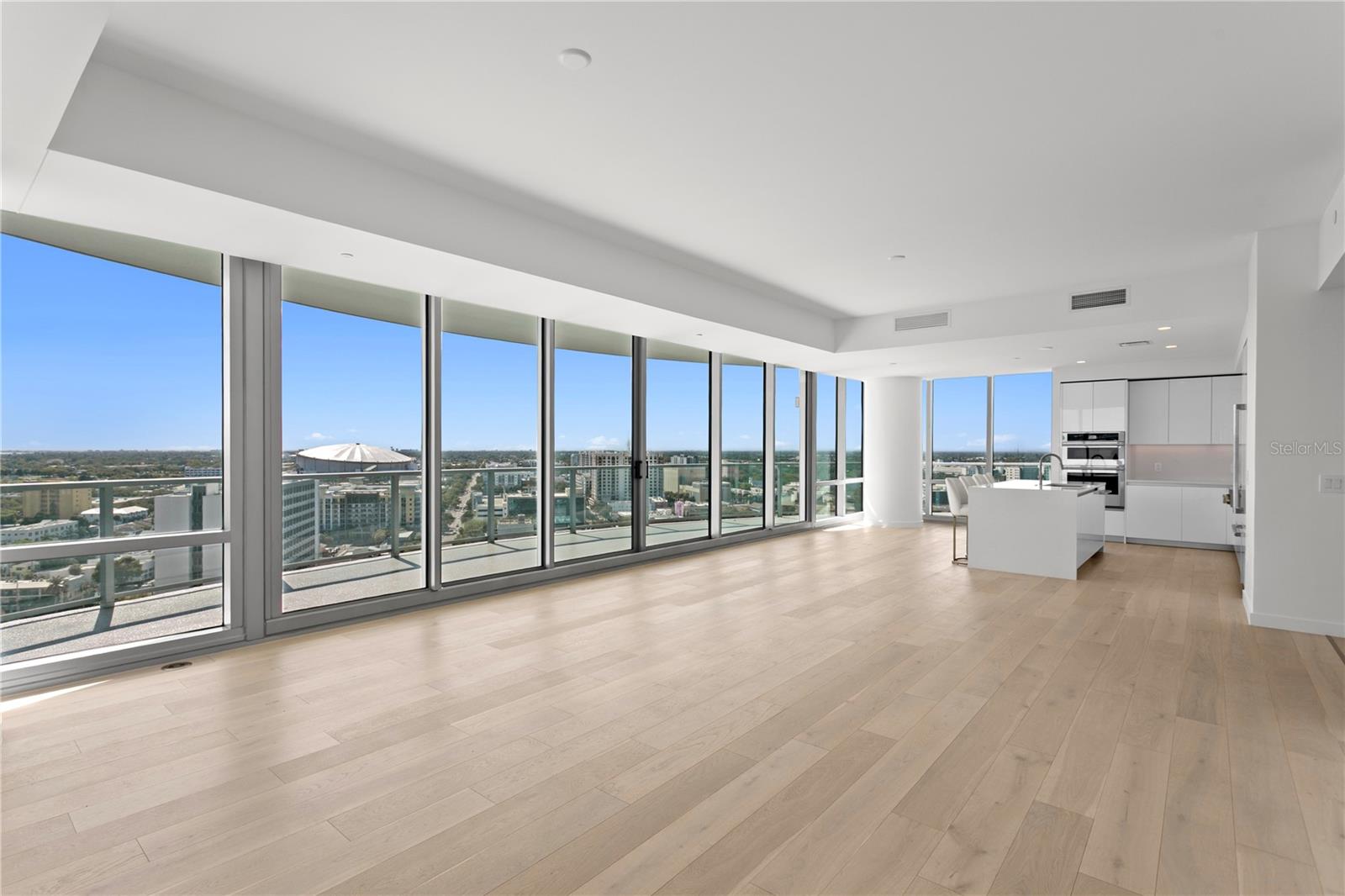 CONDO RESIDENCES AT 400 CENTRAL - Residential