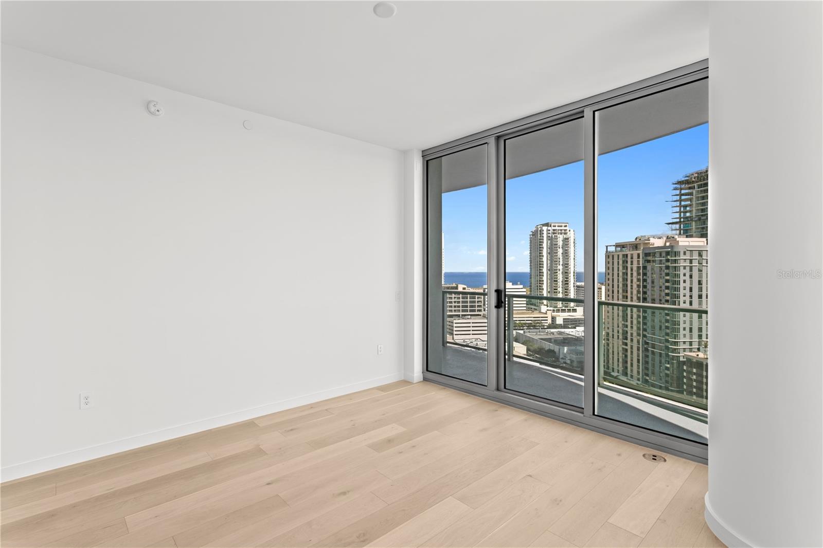 CONDO RESIDENCES AT 400 CENTRAL - Residential