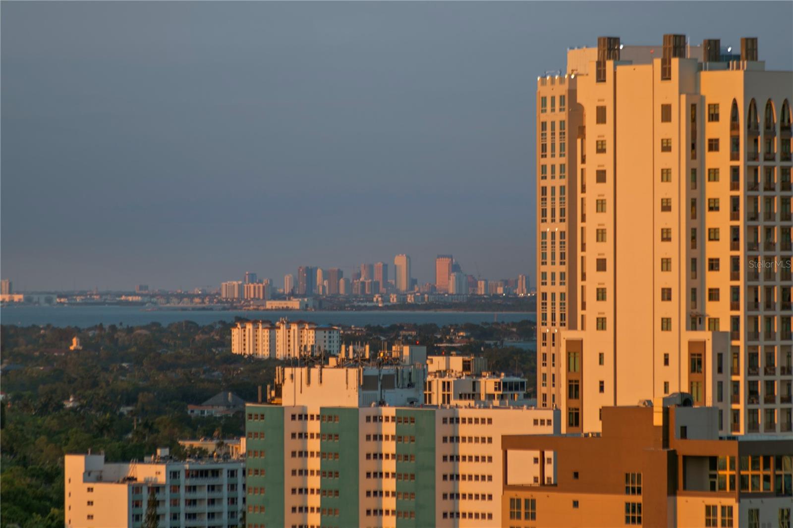 CONDO RESIDENCES AT 400 CENTRAL - Residential