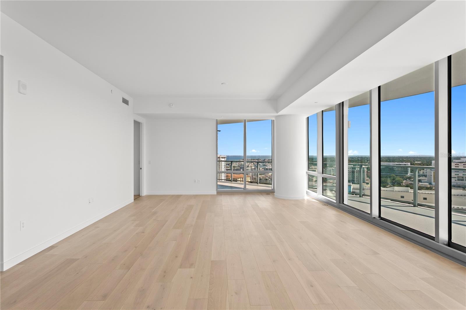 CONDO RESIDENCES AT 400 CENTRAL - Residential