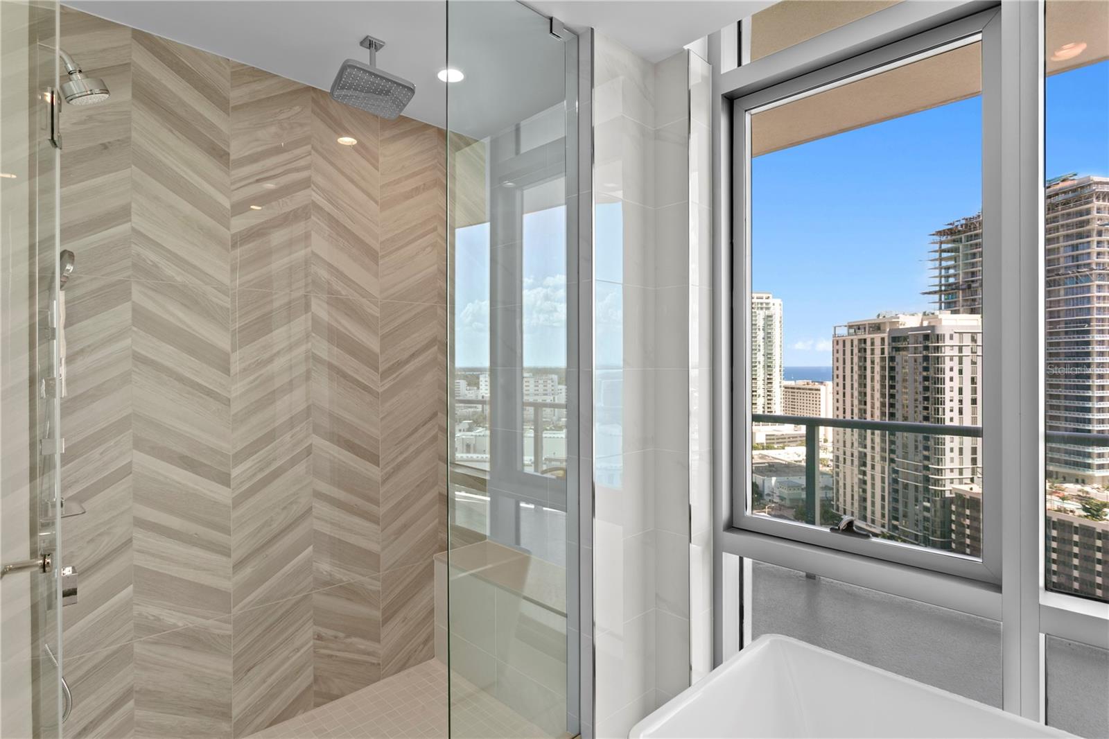 CONDO RESIDENCES AT 400 CENTRAL - Residential