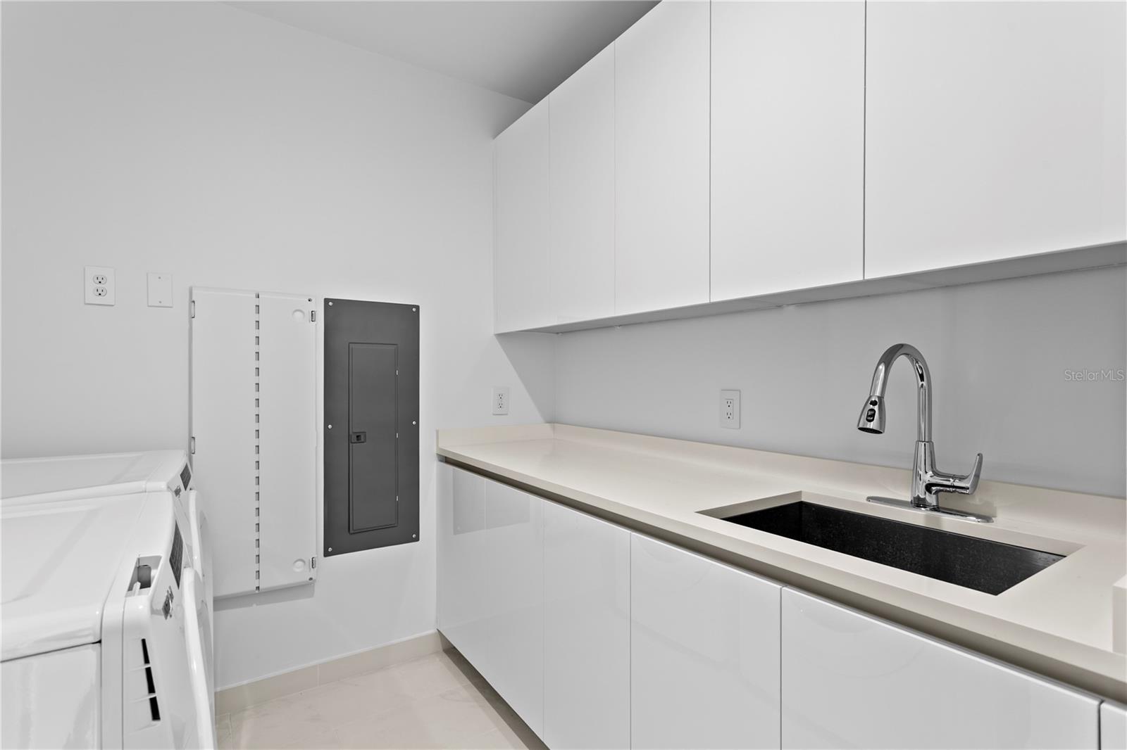 CONDO RESIDENCES AT 400 CENTRAL - Residential