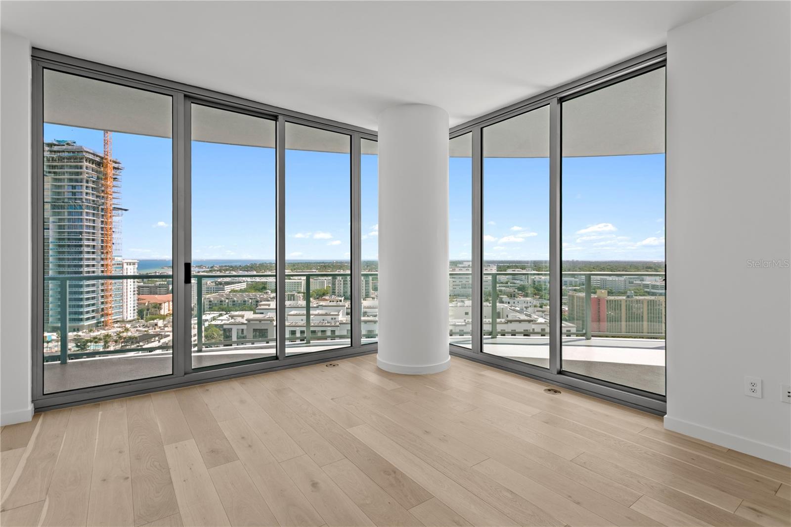 CONDO RESIDENCES AT 400 CENTRAL - Residential
