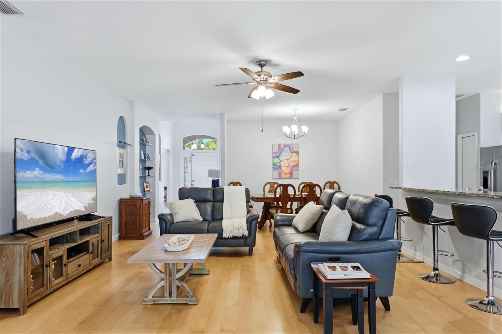 CARLYLE AT VILLAGE OF PALM AIRE UN 1 - Residential