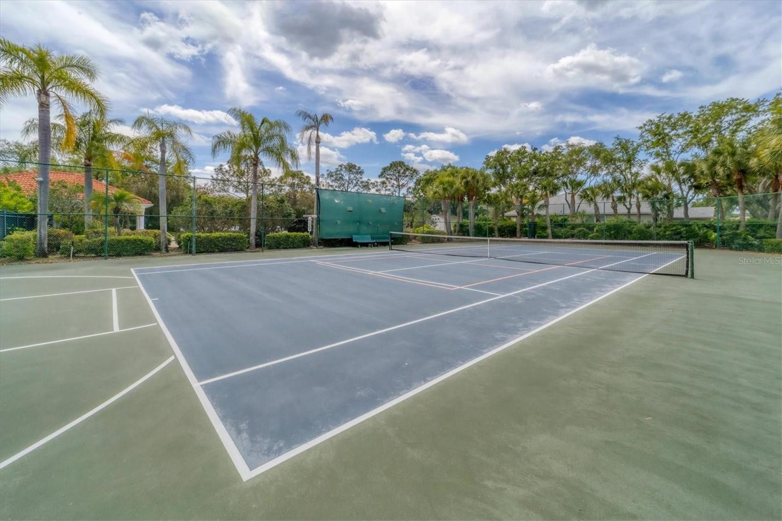 CARLYLE AT VILLAGE OF PALM AIRE UN 1 - Residential