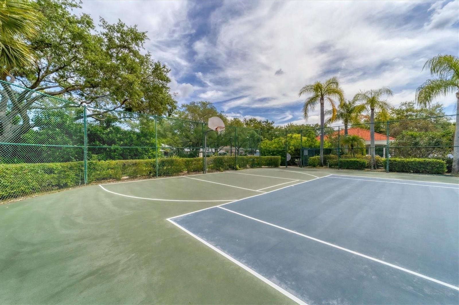 CARLYLE AT VILLAGE OF PALM AIRE UN 1 - Residential