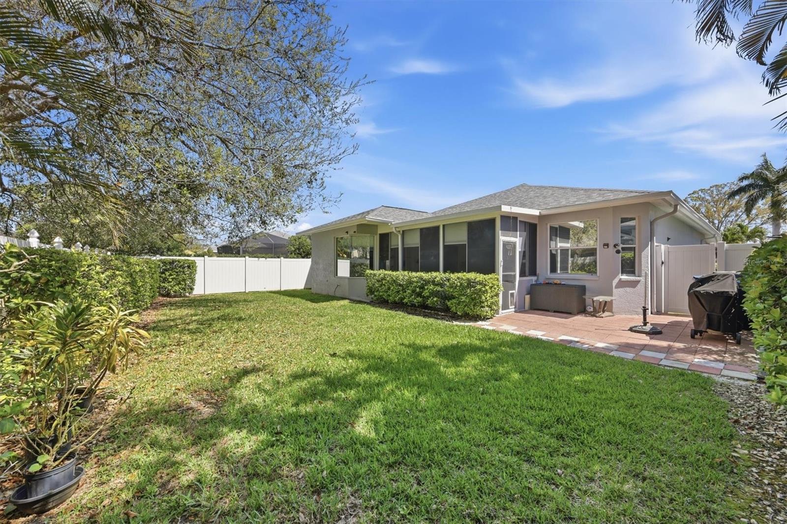 CARLYLE AT VILLAGE OF PALM AIRE UN 1 - Residential