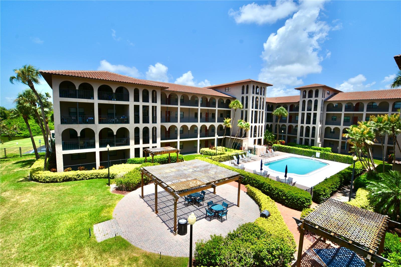 GOLFVIEW II CONDO - Residential Lease
