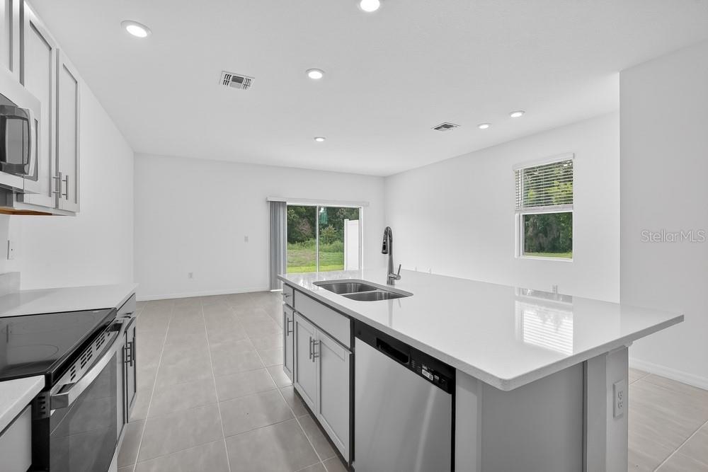 THE TOWNS AT FIRETHORN - Residential