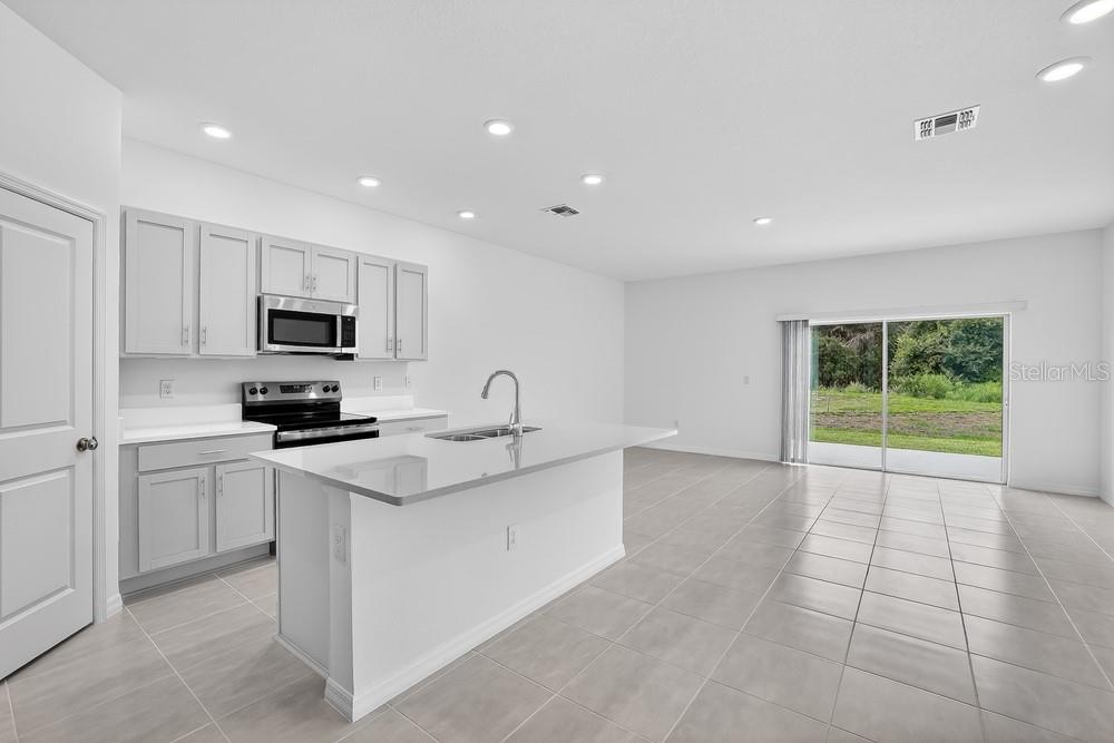 THE TOWNS AT FIRETHORN - Residential