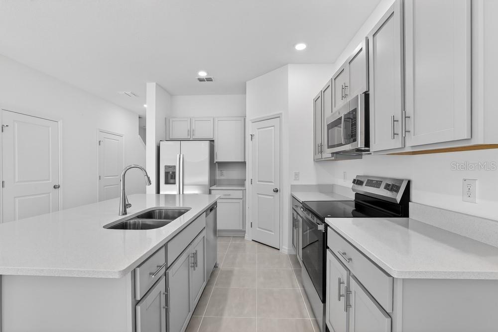 THE TOWNS AT FIRETHORN - Residential