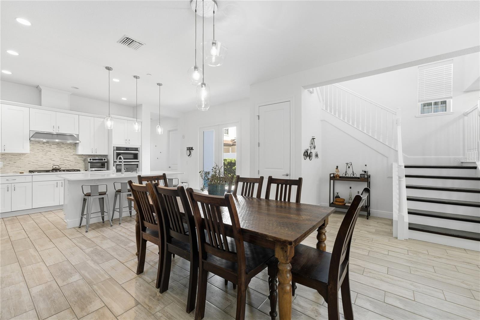 LAKESHORE PRESERVE - Residential