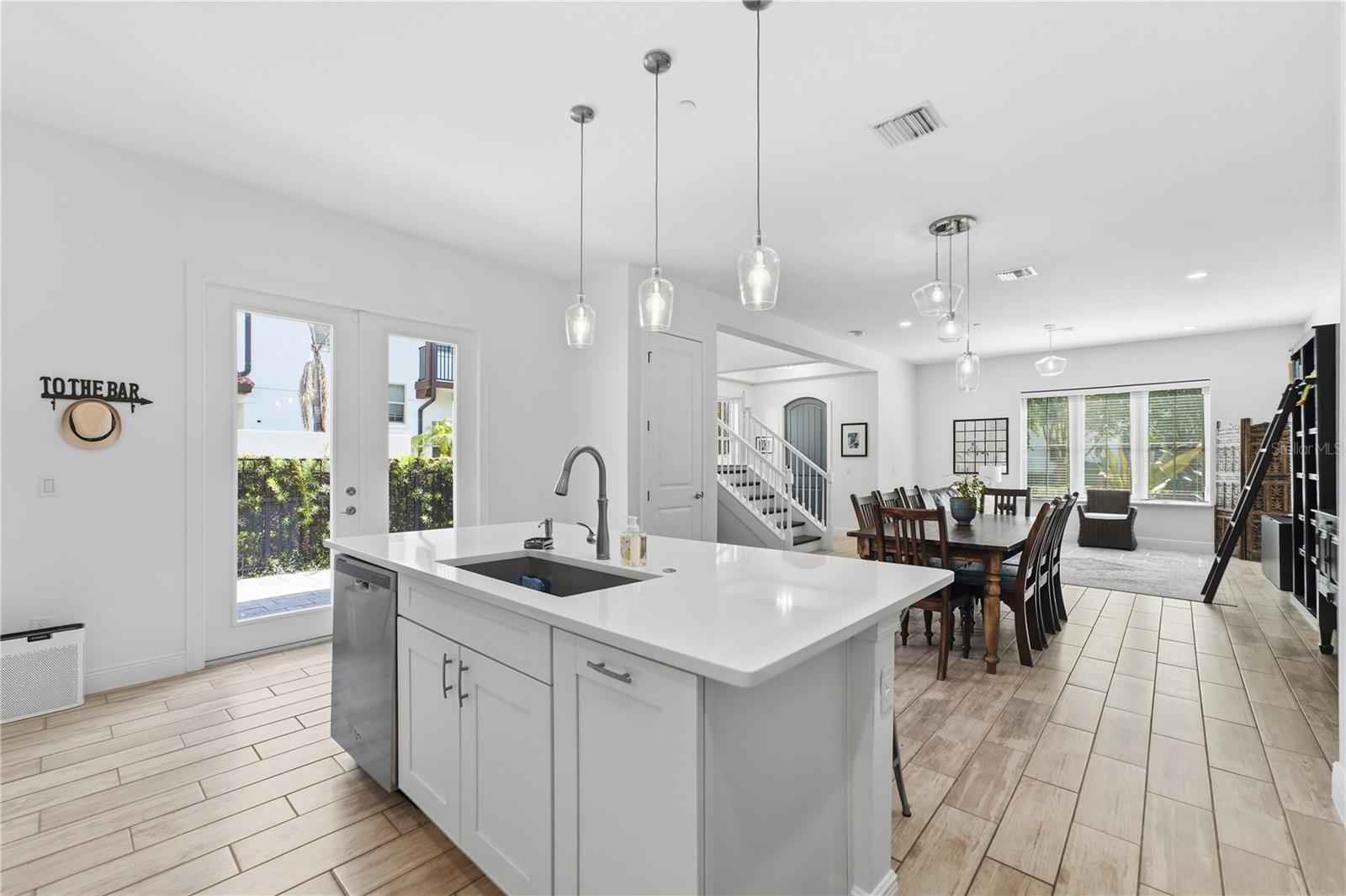 LAKESHORE PRESERVE - Residential