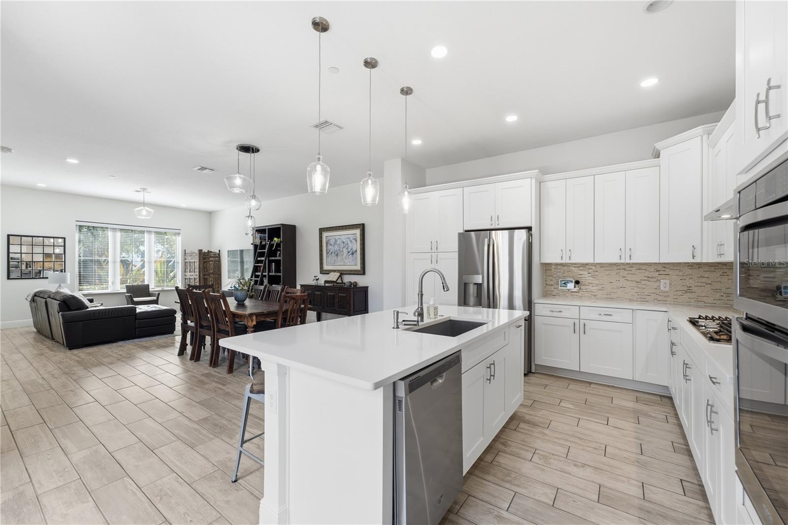 LAKESHORE PRESERVE - Residential