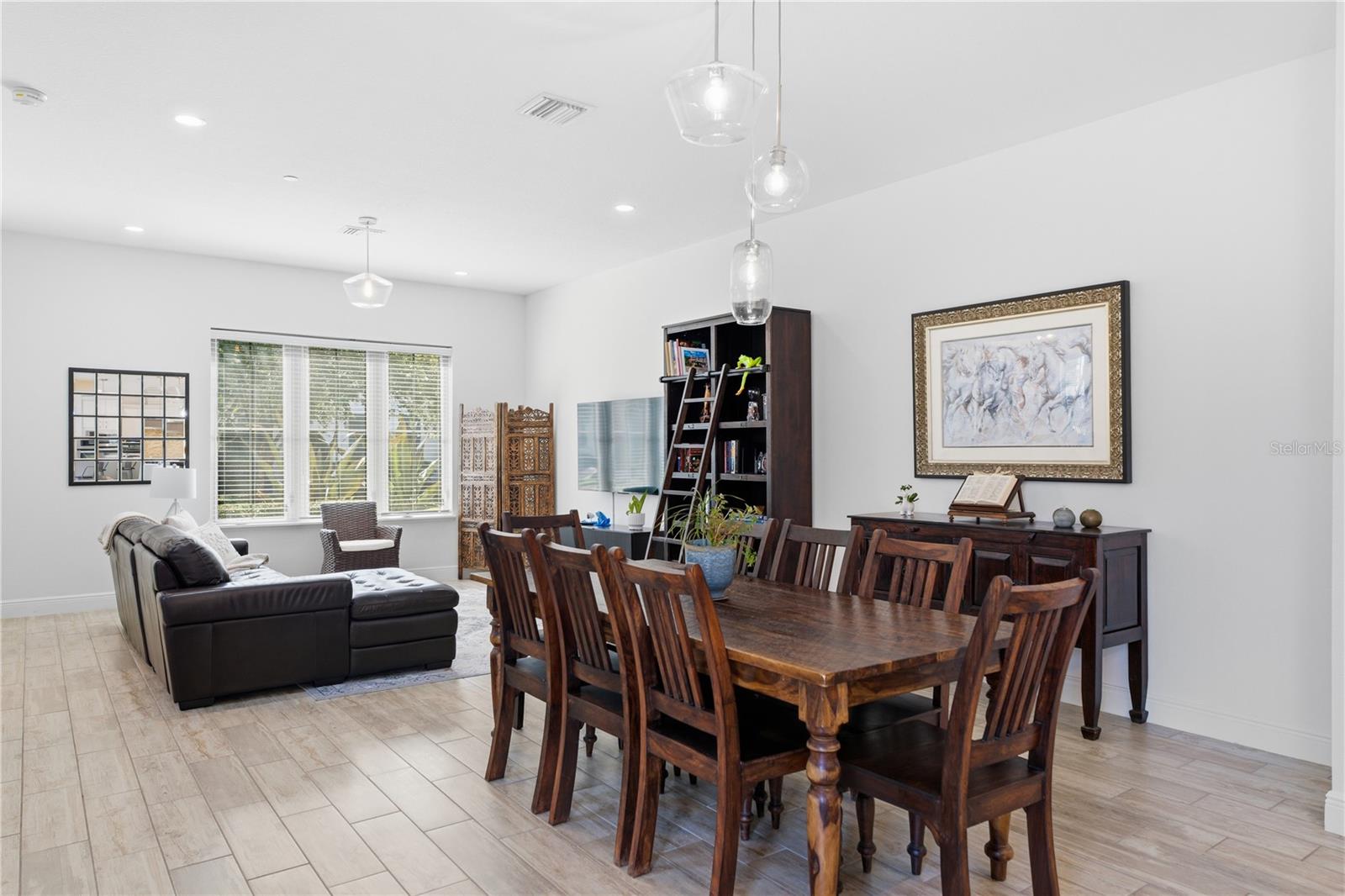 LAKESHORE PRESERVE - Residential