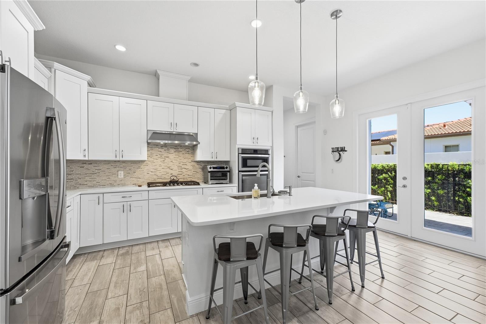 LAKESHORE PRESERVE - Residential