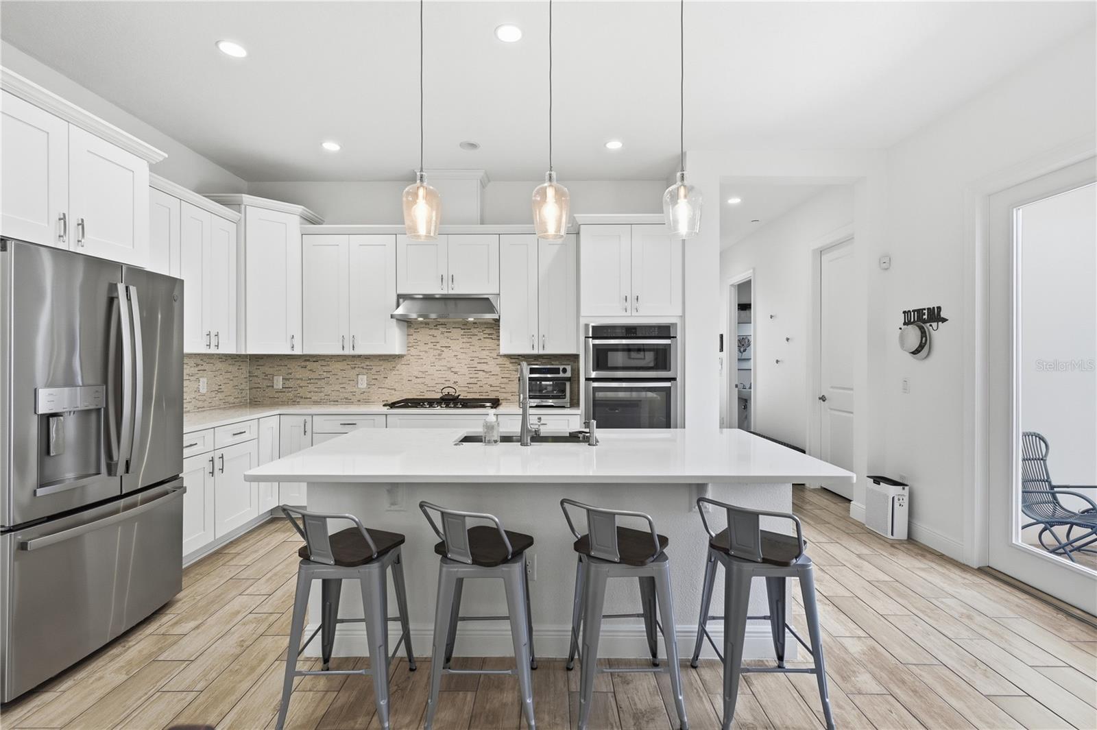 LAKESHORE PRESERVE - Residential