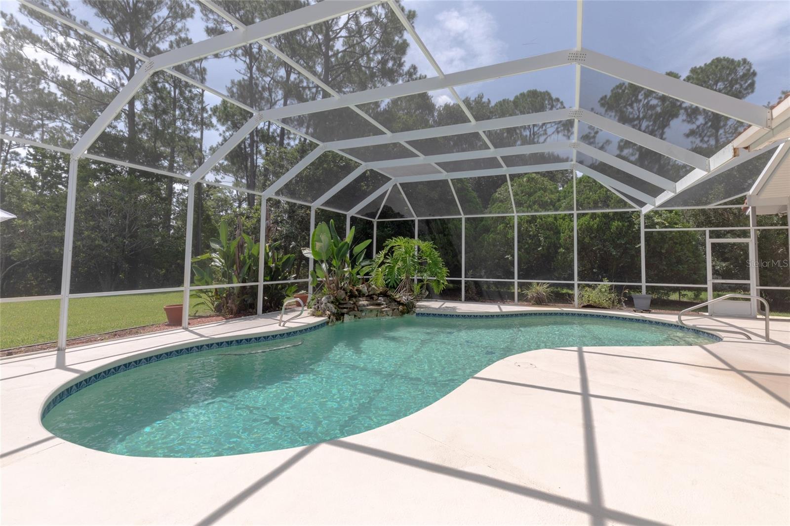 PINE LAKES - Residential